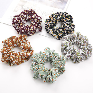 Scrunchie para el cabello para mujer, accesorios para el cabello de gasa con estampado Floral, círculo clásico de margaritas pequeñas y frescas - Product Image 1