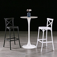 Chaises de bar en plastique à dossier croisé bon marché pour restaurant et café, chaises de salle à manger en plastique empilables, tabouret de bar