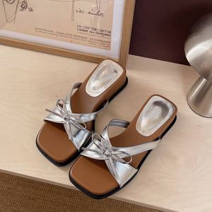 Superbes sandales d'été pour femmes de style français, nouvelle collection 2026, sandales compensées à semelle épaisse style féerique pour soirée - Product Image 1