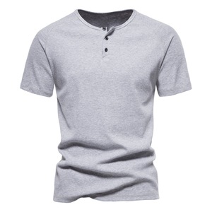 Camiseta Henley de Algodón Grueso de 230g con Hilo Ancho, Diseño Liso, Estilo Vintage para Hombre, Manga Corta de Verano, Ajuste Holgado, Dobladillo Acanalado - Product Image 5