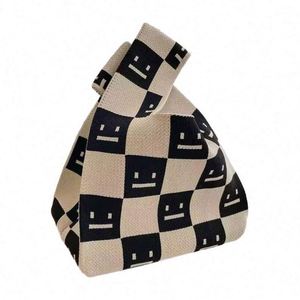 Sac à main tricoté motif dessin animé très tendance, mini sac de shopping portable, sac fourre-tout en crochet pour femme - Product Image 2