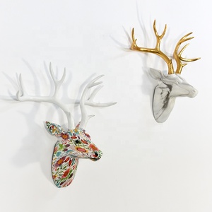 Arte de Pared con Cabeza de Animal de Resina, Reno Decorativo para el Hogar en Venta - Product Image 4