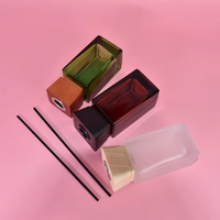 Bouteille diffuseur d'arômes carrée décorative en verre de 500 ml, vide, pour bâtonnets parfumés, personnalisable avec couvercle en bois, vente en gros
