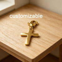Porte-clés en acier inoxydable plaqué or 18 carats personnalisé en gros, pendentif croix religieuse avec fermoir mousqueton, accessoires simples
