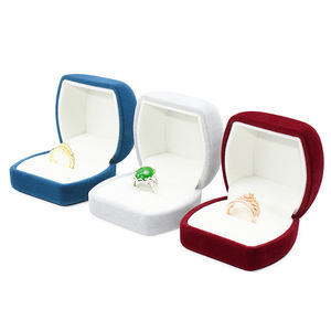 Kotak Perhiasan Beludru Mewah Kemasan Baru Kotak Perhiasan Beludru Persegi Elegan untuk Cincin Kalung Gelang Hadiah - Product Image 3