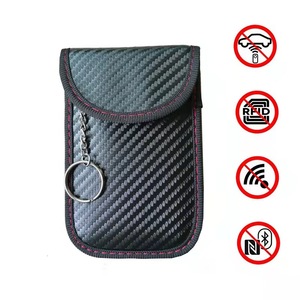Portable nouveau Carring <span class=keywords><strong>Anti</strong></span> <span class=keywords><strong>RFID</strong></span> Signal bloquant bouclier combiné clé de <span class=keywords><strong>voiture</strong></span> étui en Fiber de carbone <span class=keywords><strong>Anti</strong></span>-piratage étui de sécurité - Product Image 4