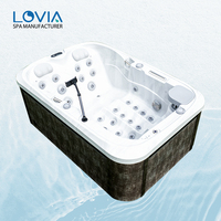 Bak Mandi Air Panas Luar Ruangan untuk 2 Orang dengan 2 Kursi Santai, Spa Akrilik Kompak Jacuzzi untuk Halaman Belakang/Teras