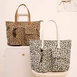 Sacola de Compras Personalizável de Veludo Cotelê Reciclável com Estampa de Cereja, Dobrável, Alça de Ombro, Fechamento Aberto e Bolso - Product Image 3