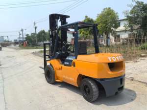 Carretilla elevadora Toyota 7FD usada, 5 toneladas, 3 etapas, 6 metros de altura, motor diésel, bajas horas, bien cuidada, lista para trabajar - Product Image 4