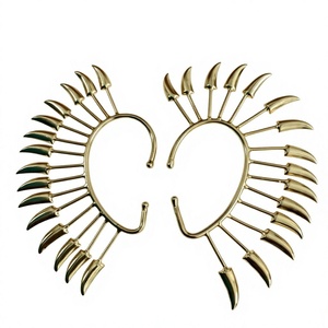 Boucles d'oreilles manchette plaquées or Jewelsbysana, style punk, bijoux tendance pour soirée, unisexe - Product Image 1