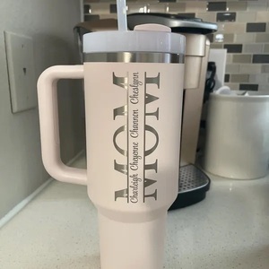 Vaso de Viaje de Metal con Aislamiento al Vacío H3.0 de 40 oz con Logotipo Personalizado, Taza de Acero Inoxidable H2.0 de 40 oz con Asa y Pajita - Product Image 3