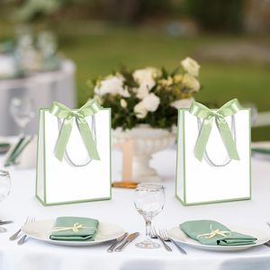 Sacchetti Regalo Bianchi con Manico e Fiocco in Verde Salvia per Festività, Capodanno, San Valentino, Matrimoni e Addii al Nubilato - Product Image 2