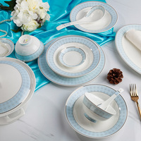 Service de table en porcelaine fine, style coréen et chinois classique, avec bordure florale et rebord doré, pour mariage, usage domestique et hôtelier