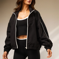 Veste coupe-vent légère et respirante 2026 personnalisée style printemps, imprimée, avec passepoil contrastant, coupe courte et oversize, imperméable et élastique