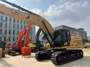 Excavadora de cadenas usada CAT 345GC, clase 45 toneladas, sistema hidráulico estable, pocas horas de trabajo, adecuada para minería. - Product Image 2