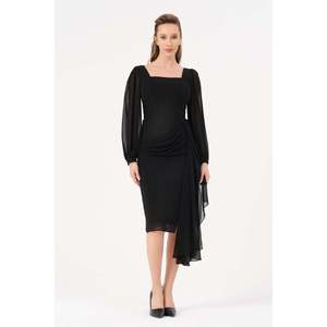 Vêtements en tricot décontractés à col rond de couleur unie noire pour femmes DANS, coupe classique, pour les commandes en gros, tailles 38-42 - Product Image 1