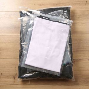 Bolsas con Cierre Zip de PE Esmerilado 100% Biodegradables y Reciclables para Empaque de Trajes de Baño, Zapatos y Calcetines con Estampado en Caliente - Product Image 4