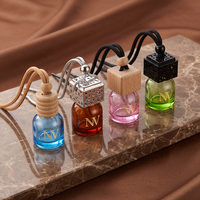 Diffuseur de parfum pour voiture en verre suspendu avec bouchon en bois et cordon, décoration de voiture