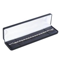 Boîte à Bague en Cuir PU Carrée Arrondie avec Options Personnalisées Multiples, Extérieur Noir, Coussin en Satin Blanc, Boîte Cadeau de Demande en Mariage Ovale pour Jade avec Bouton