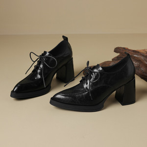 รองเท้าหนังแท้ทำมือ กันน้ำ สำหรับผู้หญิง หัวแหลม ส้นหนา แบบผูกเชือกด้านหน้า กันลื่น ทนทาน แฟชั่น - Product Image 5