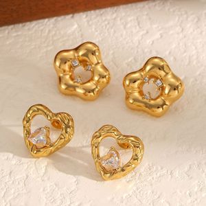 Pendientes de circonita en forma de corazón, chapados en oro, de acero inoxidable para mujer, joyería de moda para fiestas, diseño geométrico con engaste de garra - Product Image 1