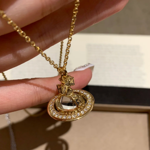 Kalung Liontin Merek Terlaris Kristal Putih Saturnus Model Planet Tiga Dimensi Berlian VW UFO - Product Image 3