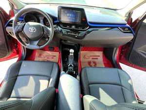 <span class=keywords><strong>Toyota</strong></span> <span class=keywords><strong>CHR</strong></span> 2022 2.0L CVT Leading, SUV élégant et économique, <span class=keywords><strong>design</strong></span> accrocheur et fiabilité <span class=keywords><strong>Toyota</strong></span>, compagnon urbain amusant - Product Image 3