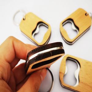 Destapador de Botellas de Cerveza Manual Rectangular de Acero Inoxidable Ecológico con Logotipo Personalizado y Llavero - Product Image 4