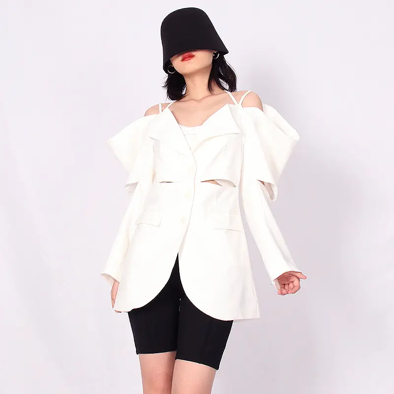 Indéfini A6937 Design irrégulier blanc manches longues bouffantes Tops découpe mode femmes Blazer et vestes