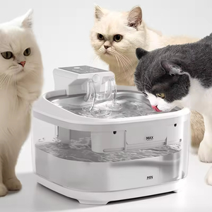 Dispensador de Agua Automático Inalámbrico para Mascotas (Perros y Gatos) de Alta Calidad, 4.5L, con Batería y Fuente de Carga - Product Image 2