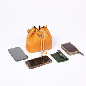 Nouvelle mode <span class=keywords><strong>Sac</strong></span> seau élégant Pochette de couleur unie <span class=keywords><strong>Sac</strong></span> <span class=keywords><strong>à</strong></span> <span class=keywords><strong>main</strong></span> en cuir avec cordon de serrage et chaîne - Product Image 6