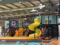 Équipement de terrain de jeux intérieur pour enfants à fort rendement, aire de jeux souple, acier durable pour enfants, pour centre commercial commercial, FEC