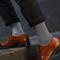 KTS221 OEM motif personnalisé Gentleman coton chaussette loisirs Double aiguille diamant treillis longues bureau classique affaires hommes chaussettes