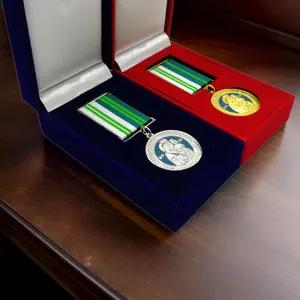 개인화 된 메달 스포츠 메탈 커스텀 디자인 금상 메달 기념품 메탈 마라톤 벨벳 박스가있는 소프트 하드 에나멜 메달