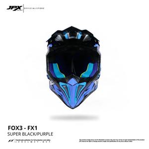 Le casque JPX Fox3 à sangle magnétique présente un design élégant de motif FX1, offrant un ajustement sécurisé et des performances de conduite améliorées. - Product Image 5