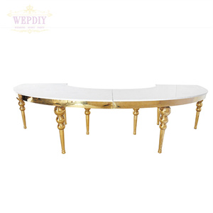 Goldene und weiße S-förmige Hochzeitstische und -stühle für Veranstaltungen und Hochzeiten - Product Image 5