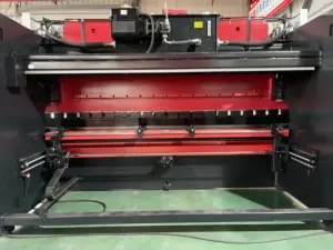 Ragos Acero soldado con estructura de placa gruesa Freno de prensa CNC Máquina dobladora automática