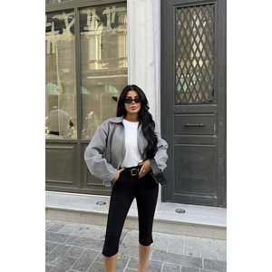 เสื้อแจ็คเก็ตมีลายตารางสำหรับผู้หญิงของ Gri - Product Image 1