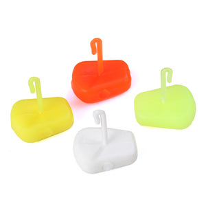Simulador de pesca de estilo europeo, cebo de grano de maíz con anzuelo para pesca de fondo de carpas, 4 colores, operación manual ecológica - Product Image 1