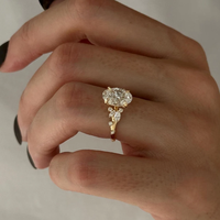 Bague de fiançailles en or jaune 14 carats avec diamant ovale de 2 carats cultivé en laboratoire, bague unique en forme de feuille et de branche, bague de forme ovale