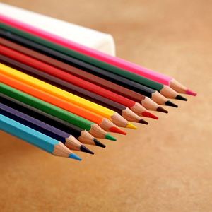 ชุดดินสอสีไม้หกเหลี่ยม 12 สี สำหรับเด็กนักเรียน ออกแบบมาเพื่อการขายส่งแบบมืออาชีพ - Product Image 2