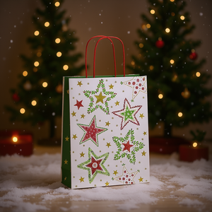 Paquete de 10 Bolsas de Regalo Navideñas con Diseño de Estrella, Bolsas de Papel Decorativas con Asas Rojas para Regalos de Navidad - Product Image 3