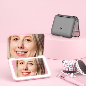 Miroir de Maquillage LED Portable de Voyage Pliant Grossissant avec Interrupteur Tactile de Luxe GZ RTS Commande Mixte en Gros - Product Image 3