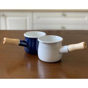Vente <span class=keywords><strong>en</strong></span> gros Mini pot à lait à café <span class=keywords><strong>en</strong></span> émail 550ml avec manche <span class=keywords><strong>en</strong></span> bois-Casserole pour flocons d'avoine, petit déjeuner sur gaz et induction - Product Image 4