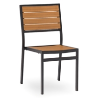 Table d'extérieur en aluminium au design contemporain et durable pour patio, mobilier métallique pour cour, hôtel, parc, couleur marron imperméable