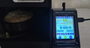 เครื่องวัดความขาวของข้าว SpectroPro ยี่ห้อ Sensegood Instruments ผลิตในอินเดีย ความแม่นยำสูง ราคาประหยัด ได้รับการรับรองระดับสากล OEM สีดำ ABS - Product Image 2