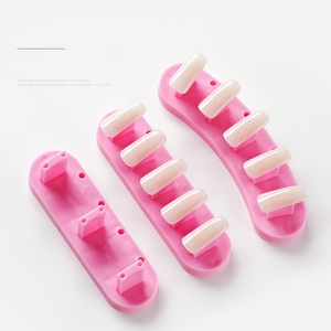 Support de présentation professionnel pour manucure, idéal pour la formation pratique avec vernis à ongles et outils de salon à domicile - Product Image 1