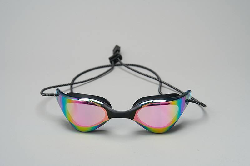 Boîte colorée en or noir plaqué