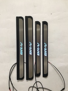 อุปกรณ์ตกแต่งภายนอกรถยนต์,คุณภาพสูงทำจากสเตนเลสสตีล ABS สีเงินกันรอยชายบันไดสำหรับ Honda <span class=keywords><strong>BRV</strong></span> - Product Image 3