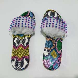 รองเท้าแตะโปร่งใสลายงูสำหรับผู้หญิงรองเท้าแตะตอกหมุดสีใสขนาดใหญ่รองเท้าแตะตอกหมุดโปร่งใสสำหรับฤดูร้อน - Product Image 2